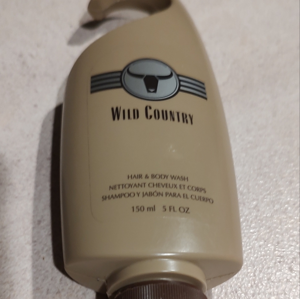 New factory Sealed Avon WILD COUNTRY Hair and Body Wash Daily use Hook